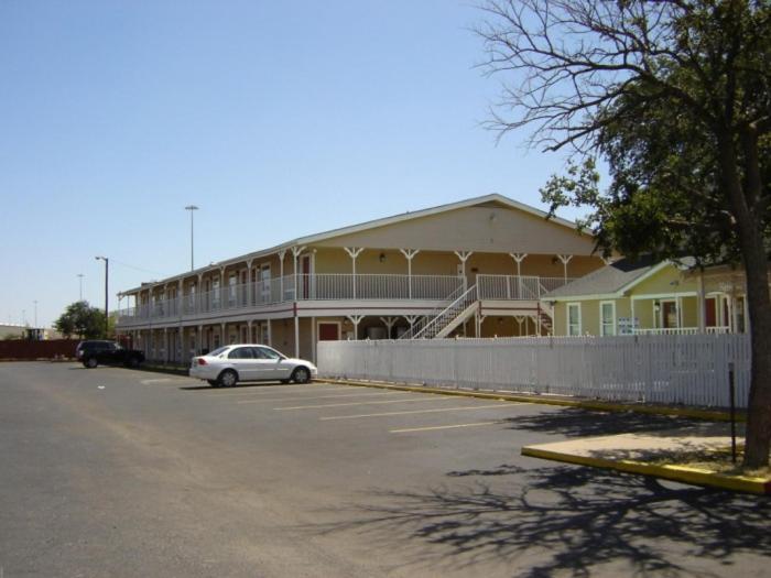 Victorian Inn Midland Exterior photo