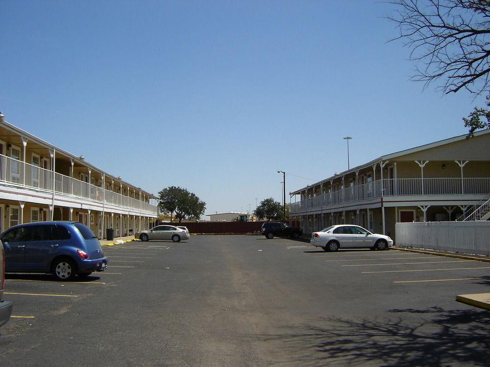 Victorian Inn Midland Exterior photo